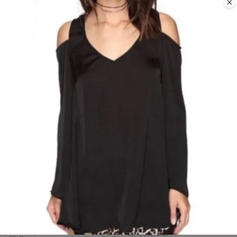 Show Me Your‎ Mumu Shoulder Boo Tunic  Large